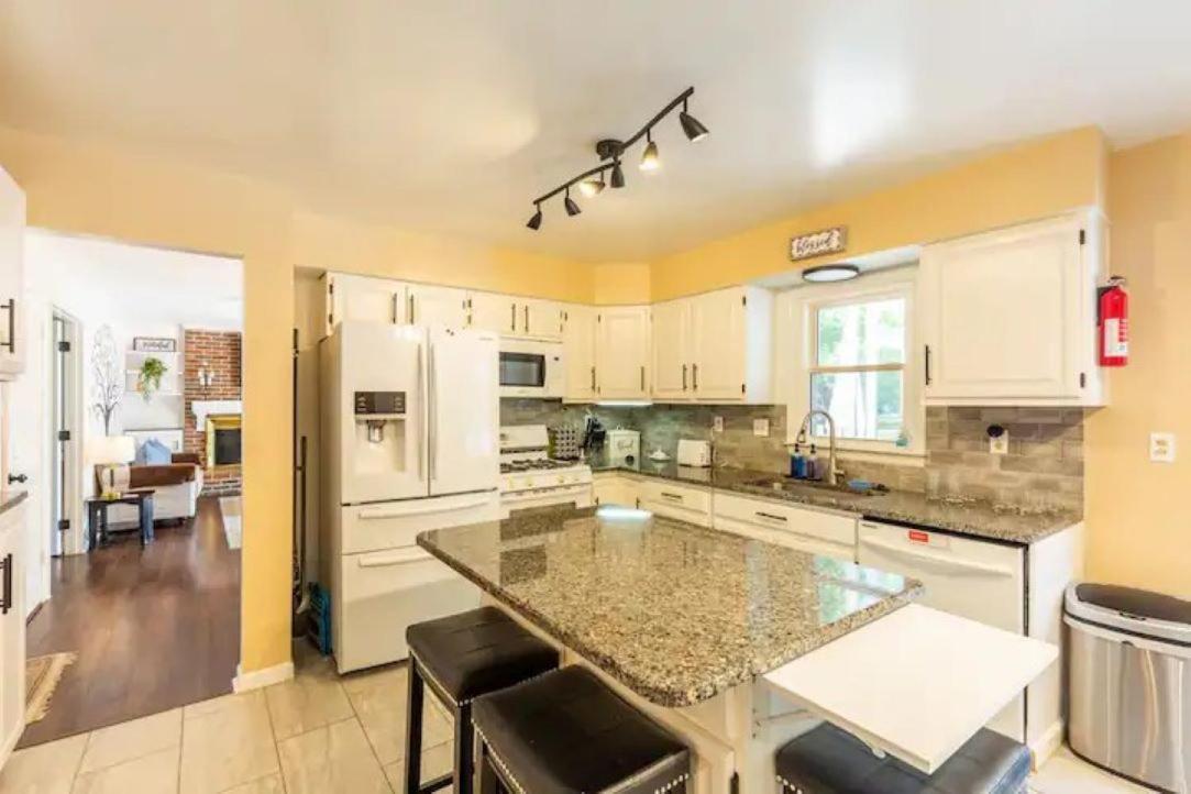 Lrge 5 Bedroom 9 Beds Near Dc-Pool, Hot Tub, Gym, Game Rm, Fire Pit Bowie Exterior photo